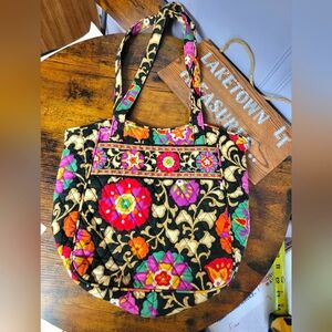 Retired Vera Bradley Suzani Holiday tote Quilted